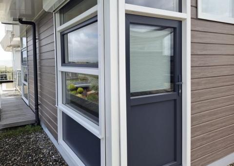 Woning voorzien van kunststof kozijnen