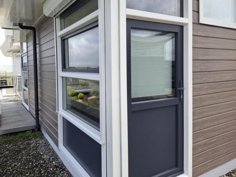 Woning voorzien van kunststof kozijnen